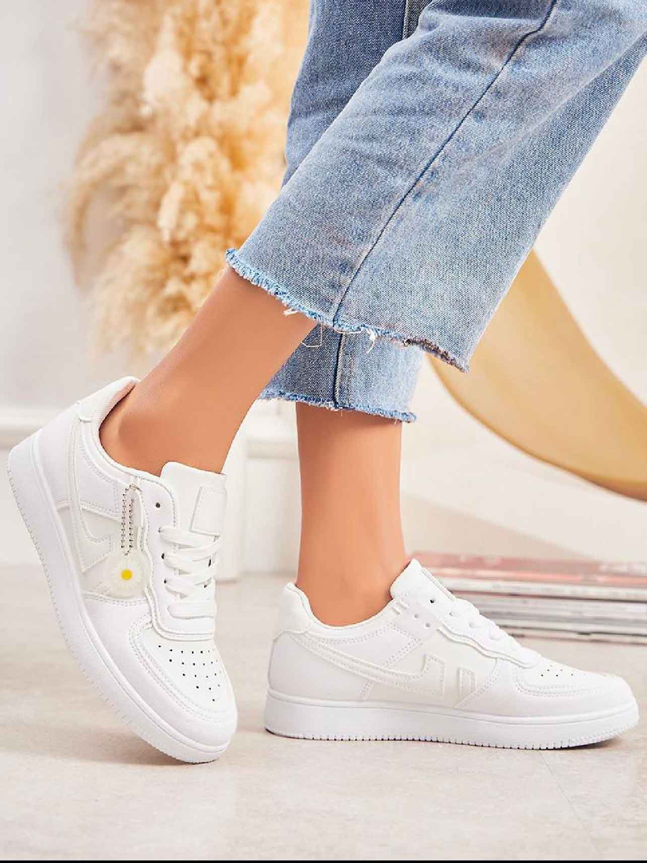 Jules - Hvide sneakers med snørebånd